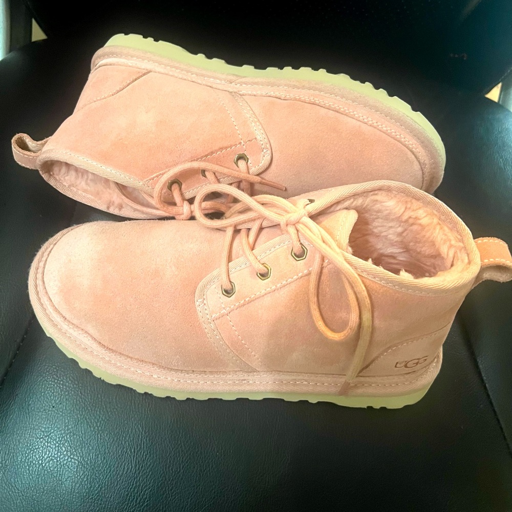Ugg Neumel size 8